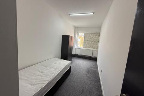 Studio to rent, United Kingdom N14