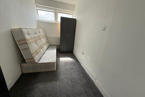 Studio to rent, United Kingdom N14