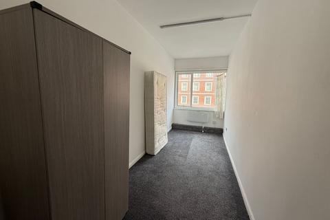 Studio to rent, United Kingdom N14