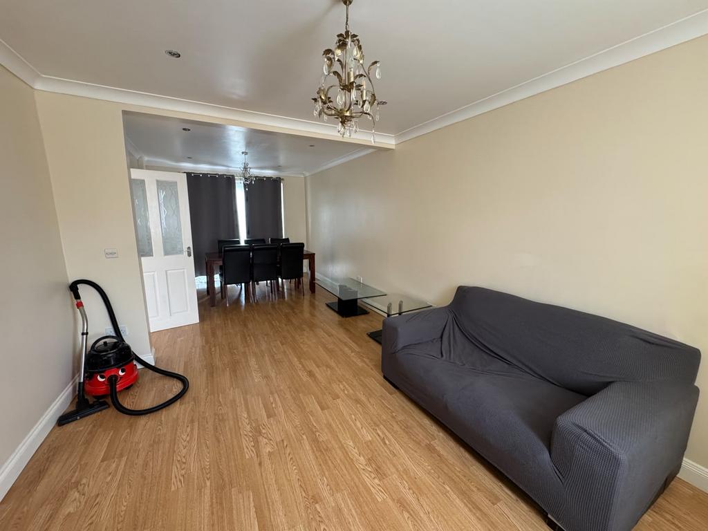 House in HA2 - View 2
