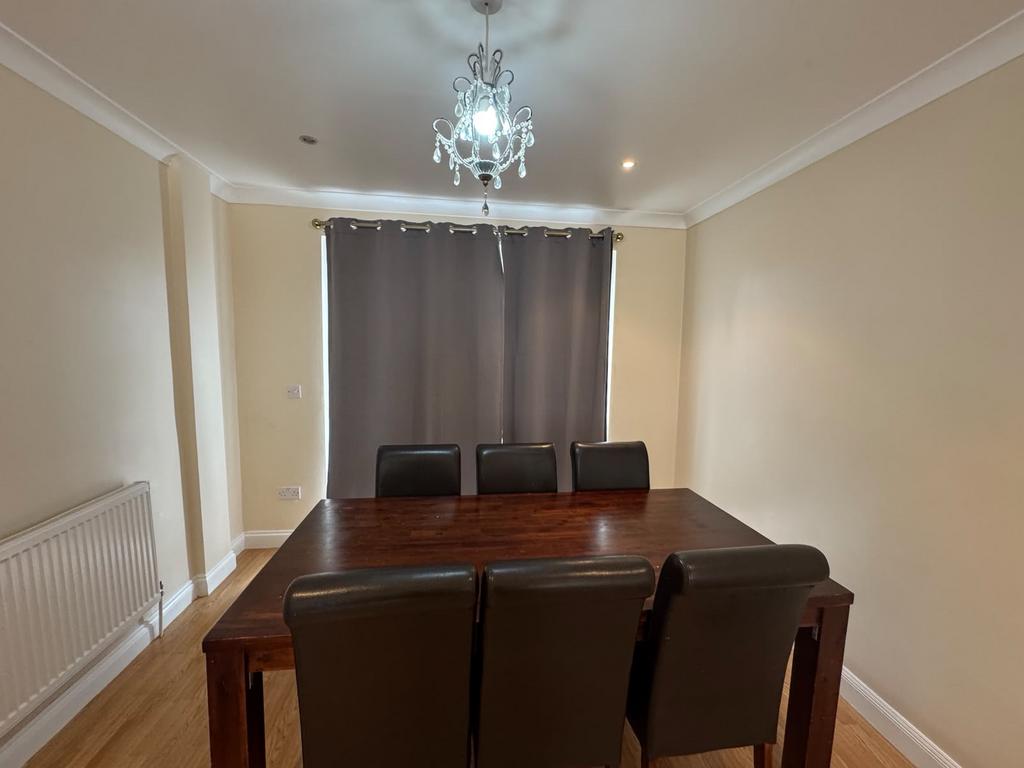 House in HA2 - View 4