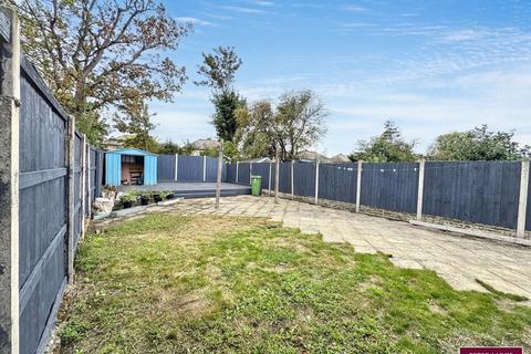 4 bedroom semi-detached house for sale, Handsworth Crescent, Rhyl, Denbighshire LL18 4HP