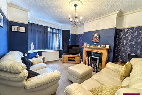 4 bedroom semi-detached house for sale, Handsworth Crescent, Rhyl, Denbighshire LL18 4HP