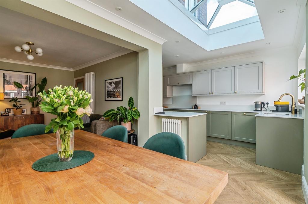 House in Rushcliffe, Compton Acres - View 3
