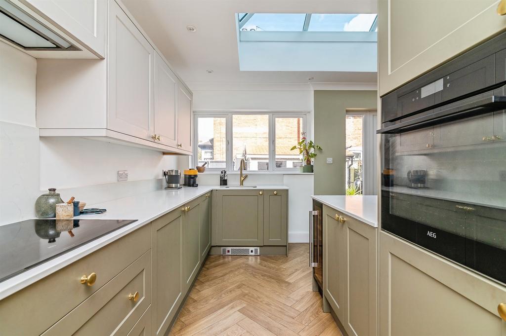 House in Rushcliffe, Compton Acres - View 4
