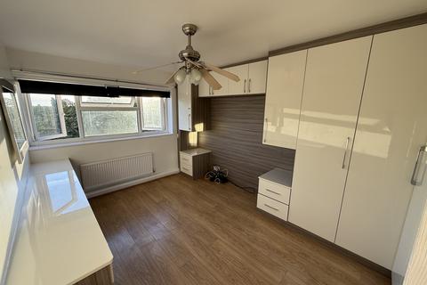 undefined, Newmarket Avenue, UB5