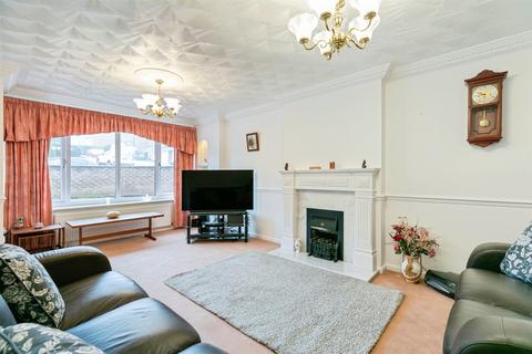 4 bedroom detached house for sale, Far Town End, Dodworth, BARNSLEY