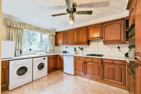 4 bedroom detached house for sale, Far Town End, Dodworth, BARNSLEY