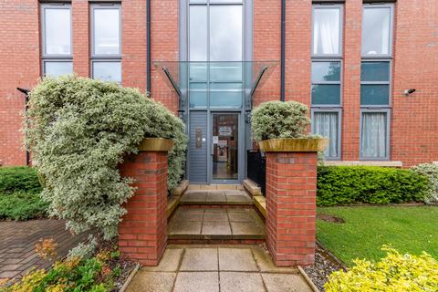 2 bedroom flat for sale, Walls Avenue, Chester CH1