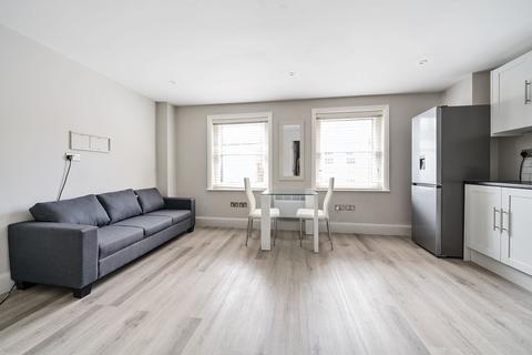 1 bedroom flat to rent, High Street, Windsor SL4