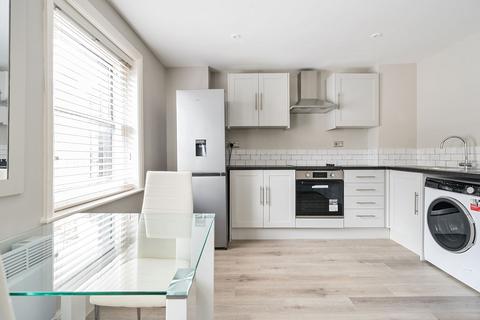 1 bedroom flat to rent, High Street, Windsor SL4