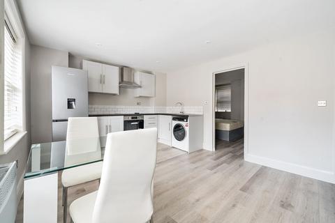 1 bedroom flat to rent, High Street, Windsor SL4