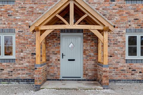 3 bedroom detached house for sale, Church Road, Malpas LL13