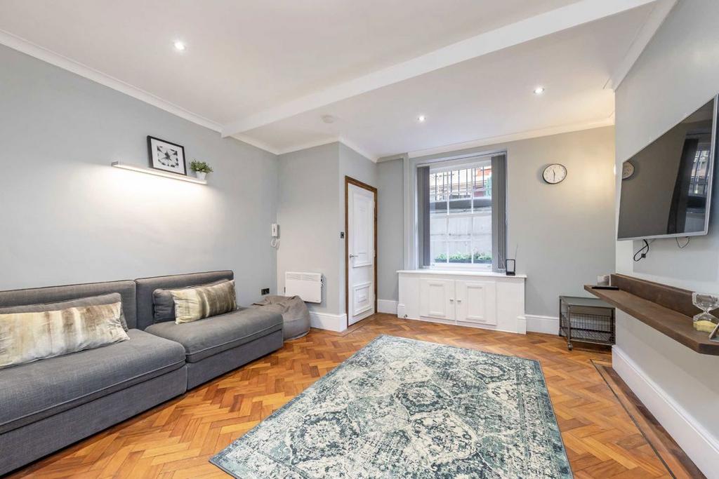 Apartment in London - View 2