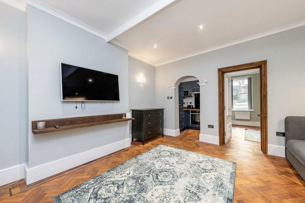 Apartment in London - View 3