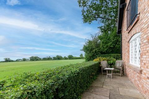 2 bedroom detached house for sale, Wrexham Road, Chester CH4