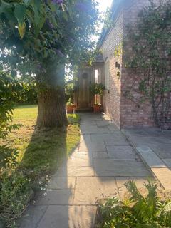 2 bedroom detached house for sale, Wrexham Road, Chester CH4