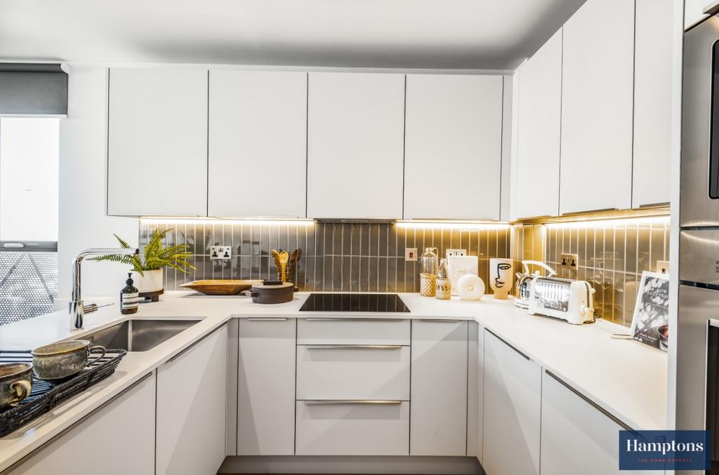 Apartment in Croydon - View 5