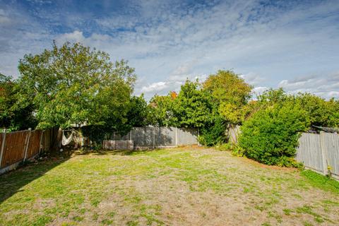 3 bedroom semi-detached house for sale, Queens Road, Aylesham, Canterbury, Kent, CT3