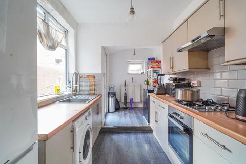3 bedroom end of terrace house for sale, Warrington Lane, Wigan WN1