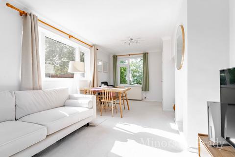 3 bedroom semi-detached house to rent, Gawdy Road, Norwich
