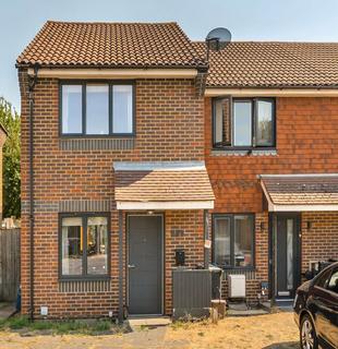 2 bedroom end of terrace house for sale, Bennetts Close, Mitcham