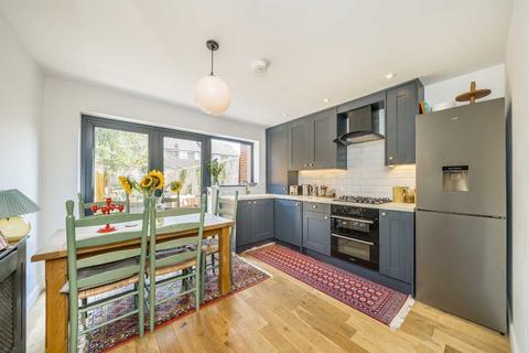 2 bedroom end of terrace house for sale, Bennetts Close, Mitcham