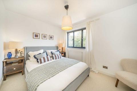 2 bedroom end of terrace house for sale, Bennetts Close, Mitcham