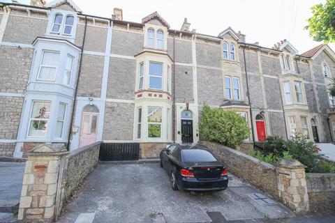 2 bedroom apartment for sale, Coombe Road, Hillside