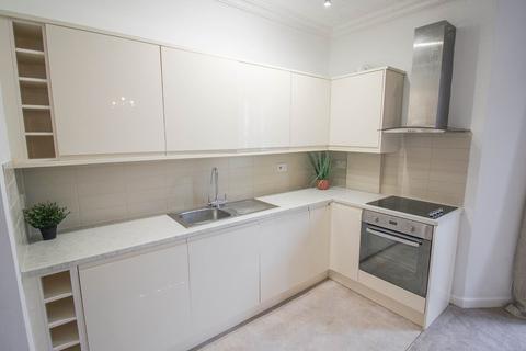 2 bedroom apartment for sale, Coombe Road, Hillside