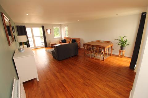 undefined, Great Dovehill, Glasgow G1