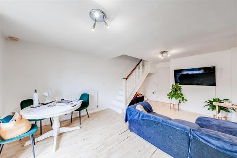 2 bedroom terraced house for sale, Pinewood Place, Dartford