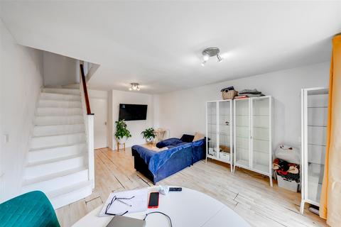 2 bedroom terraced house for sale, Pinewood Place, Dartford