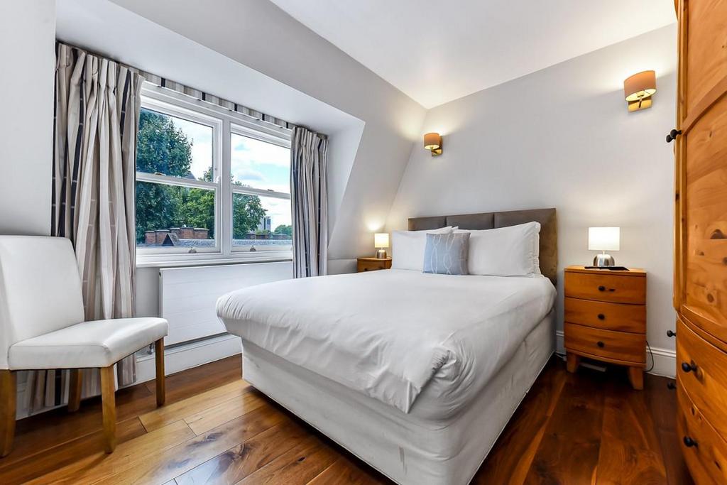 Apartment in London - View 5