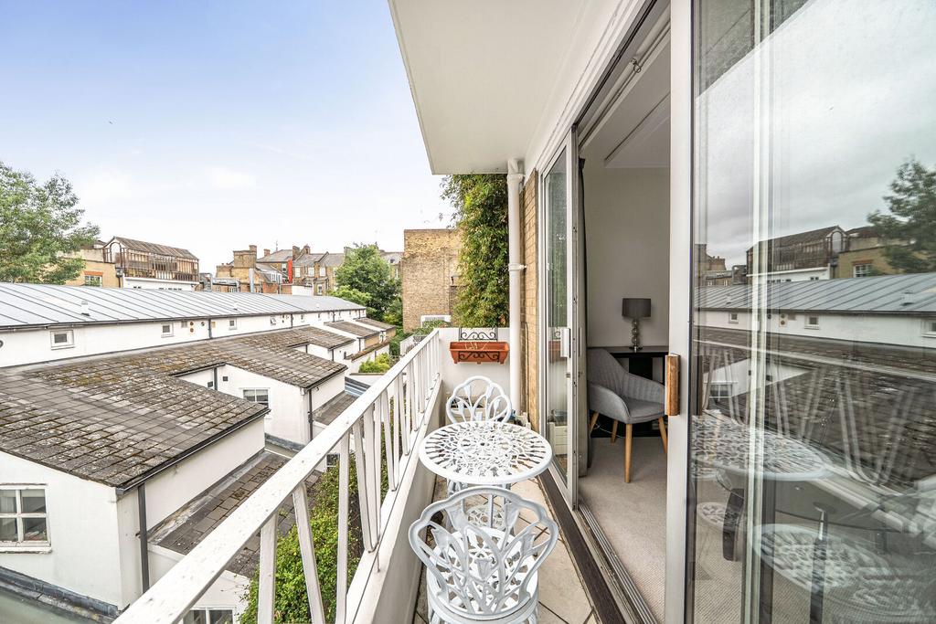 Apartment in London - View 5