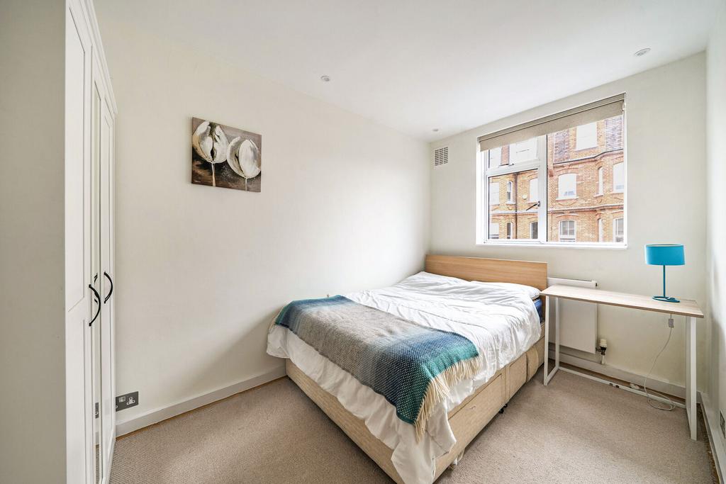 Apartment in London - More
