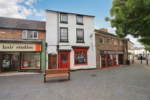 2 bedroom apartment to rent, Church Street, Evesham