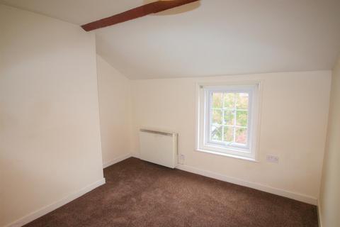 2 bedroom apartment to rent, Church Street, Evesham
