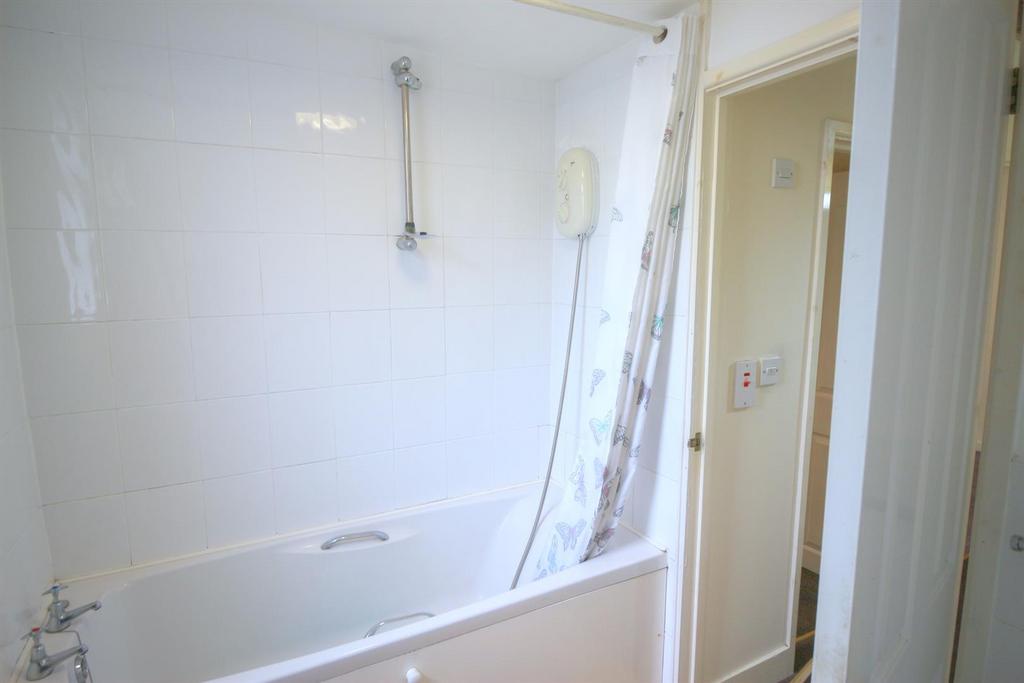 Apartment in Worcs - View 4
