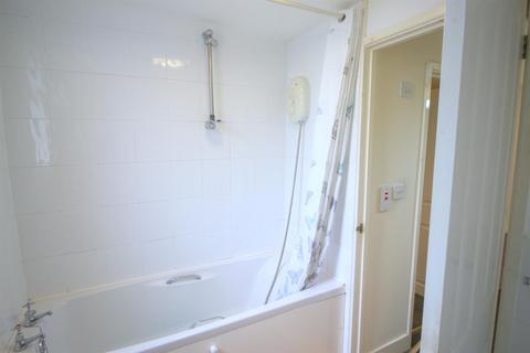 2 bedroom apartment to rent, Church Street, Evesham