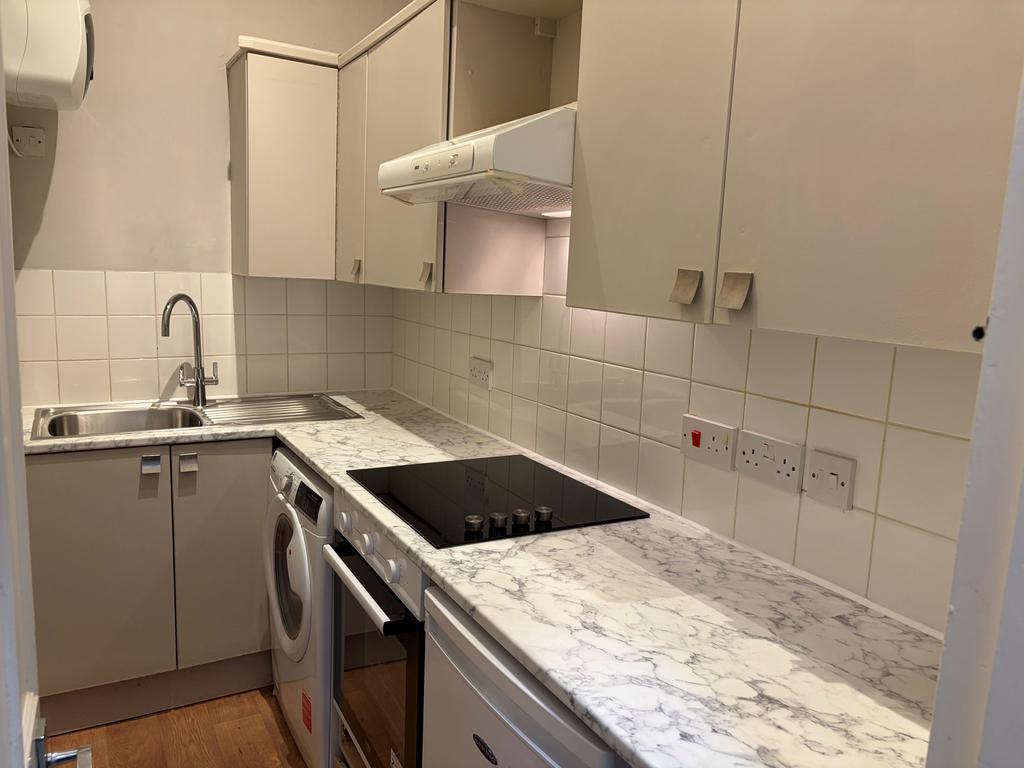 Apartment in London - View 3