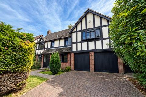 5 bed house for rent in Rectory Close, Eastbourne