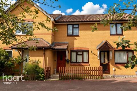 2 bedroom terraced house to rent, Limassol Road, DEREHAM