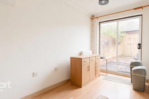 2 bedroom terraced house to rent, Limassol Road, DEREHAM