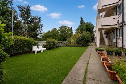 2 bedroom flat for sale, Chinbrook Road, Grove Park, London, SE12