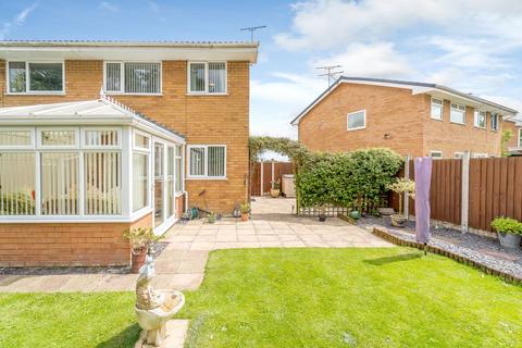 3 bedroom semi-detached house to rent, Copper Beech Close, Chester CH4