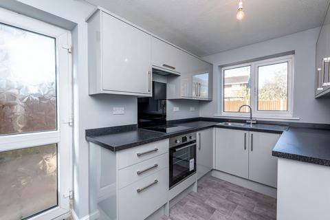 3 bedroom semi-detached house to rent, Copper Beech Close, Chester CH4