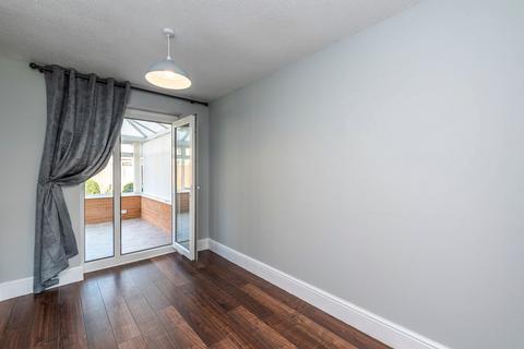 3 bedroom semi-detached house to rent, Copper Beech Close, Chester CH4