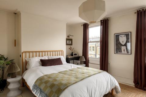 3 bedroom terraced house for sale, Lausanne Road, London, SE15