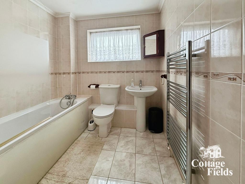 Apartment in Enfield - View 3